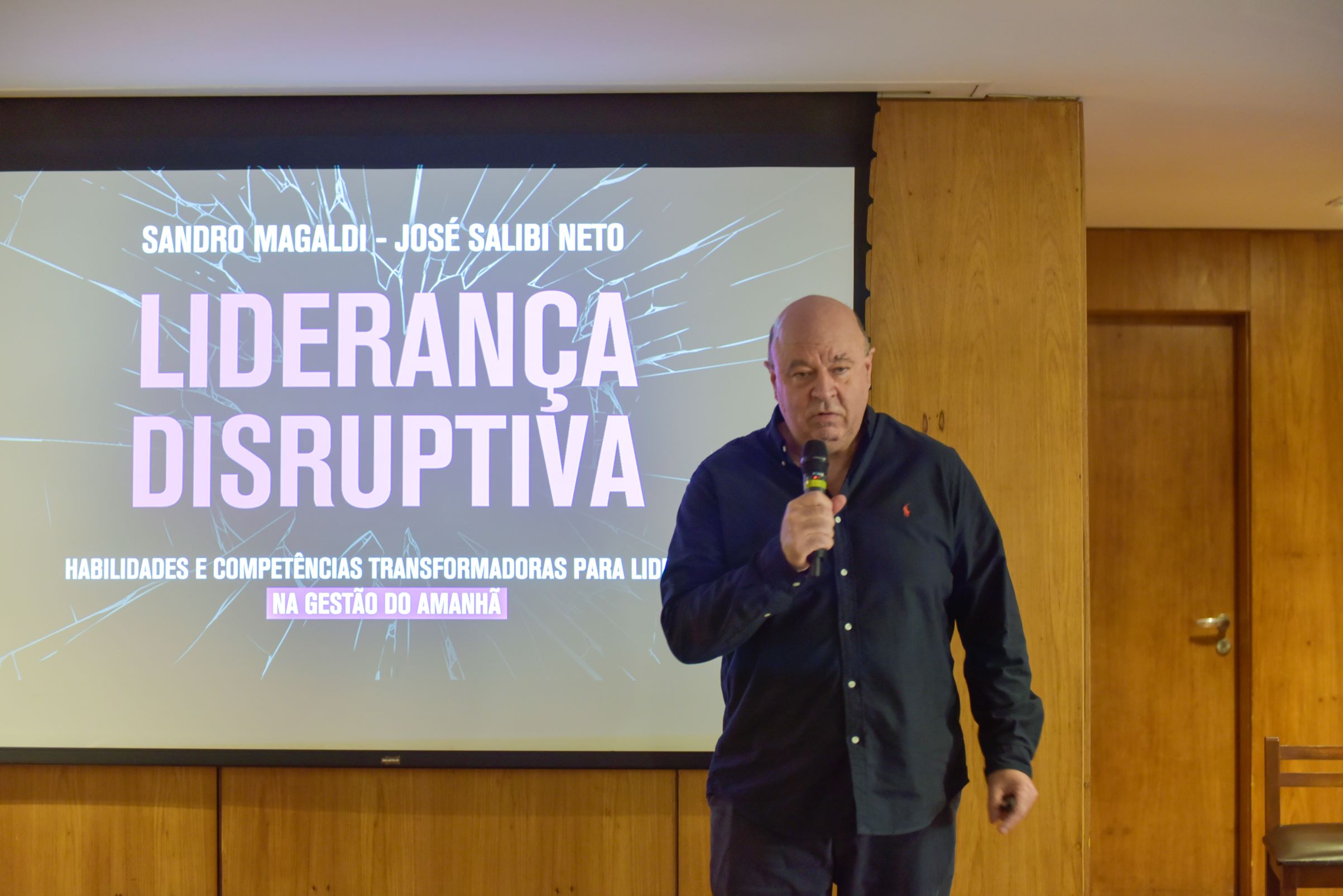 José Salibi Neto apresenta Liderança Disruptiva